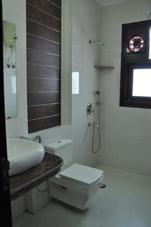 Нью-Дели: Golden Palm Suites