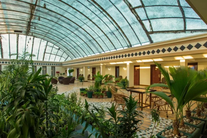 Раджкот: The Grand Regency