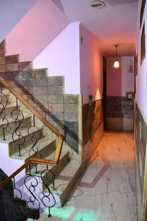Нью-Дели: Yes Please Guest House
