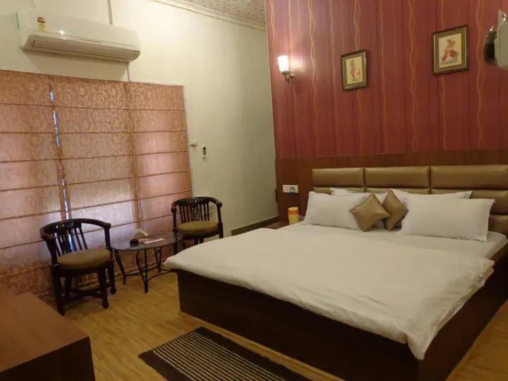 Алвар: Hotel Aashyana