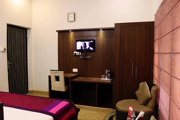 Алвар: Hotel Aashyana