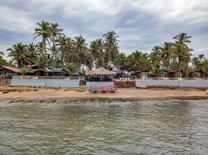 Анджуна: Vista Praia Beachfront Cottages