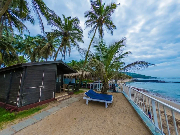 Анджуна: Vista Praia Beachfront Cottages