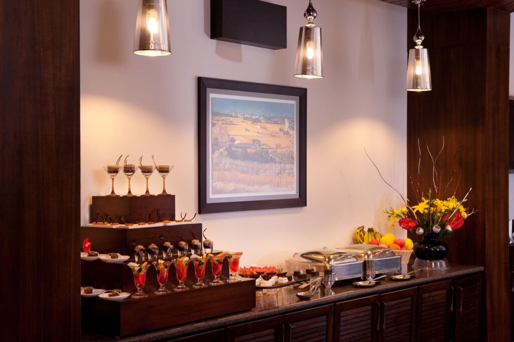 Массури: Royal Orchid Fort Resort