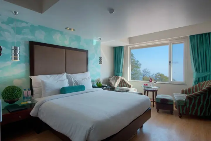 Массури: Royal Orchid Fort Resort