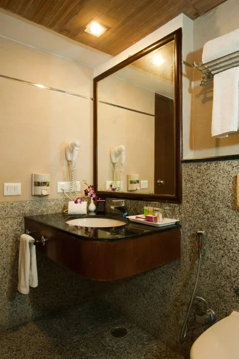 Массури: Royal Orchid Fort Resort