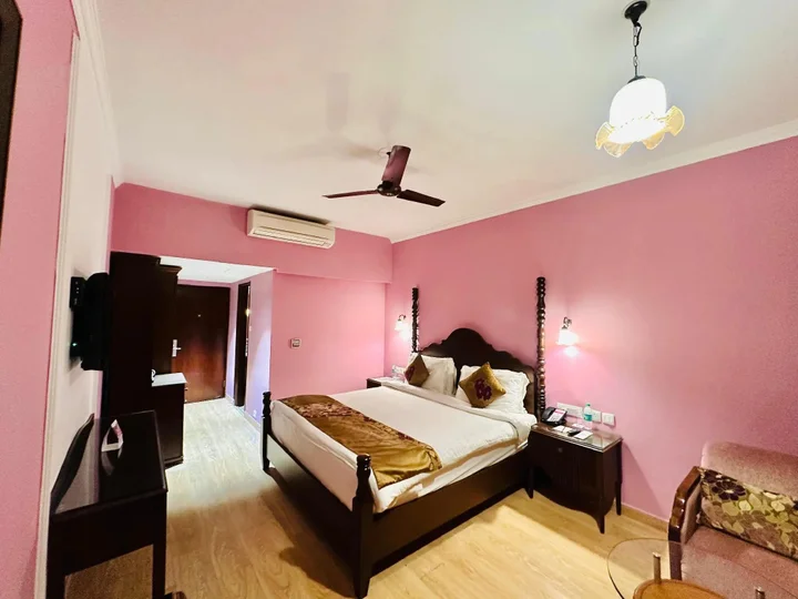 Массури: Royal Orchid Fort Resort