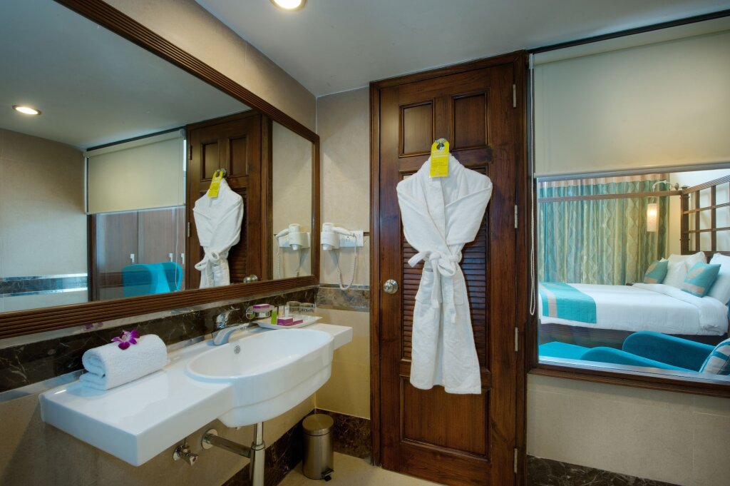 Массури: Royal Orchid Fort Resort