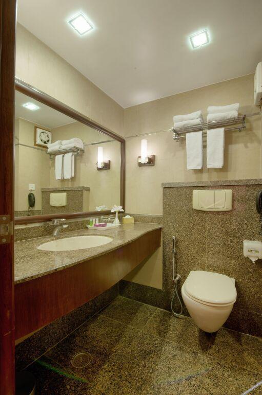 Массури: Royal Orchid Fort Resort