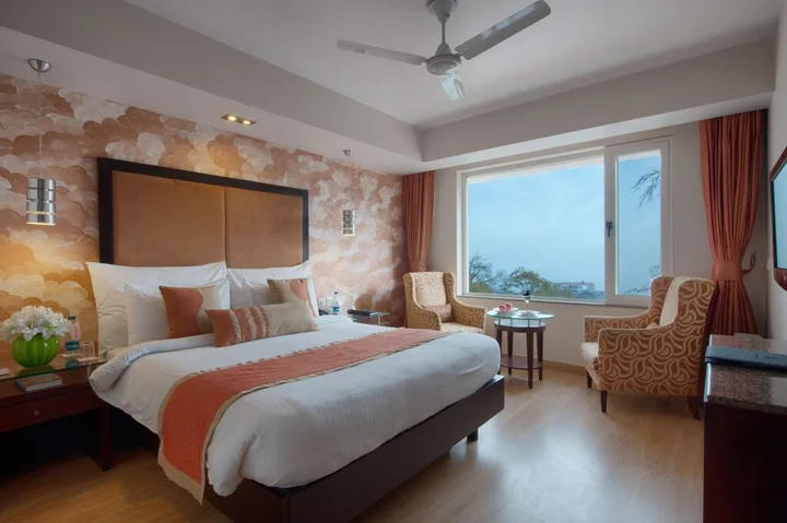 Массури: Royal Orchid Fort Resort