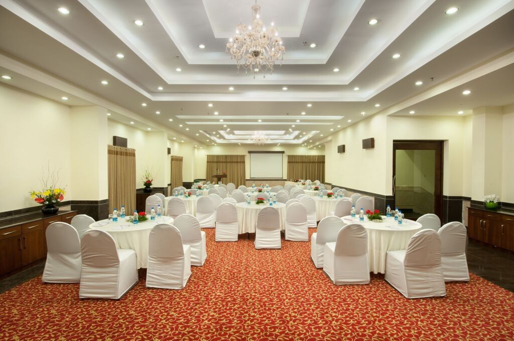 Массури: Royal Orchid Fort Resort