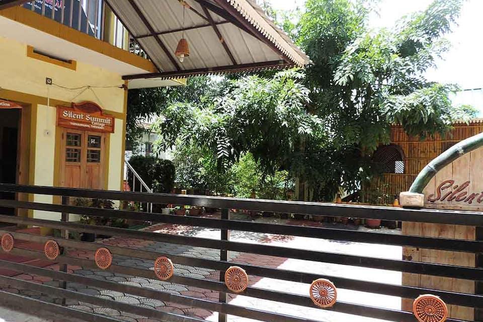 Кумили: Silent Summit Cottage