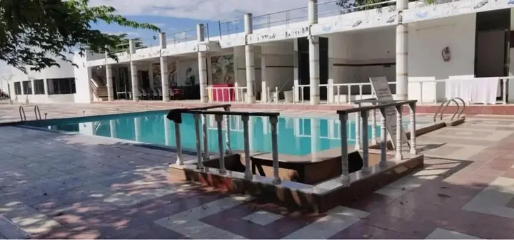 Аурангабад: Etranger Resorts