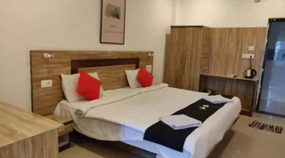 Аурангабад: Etranger Resorts