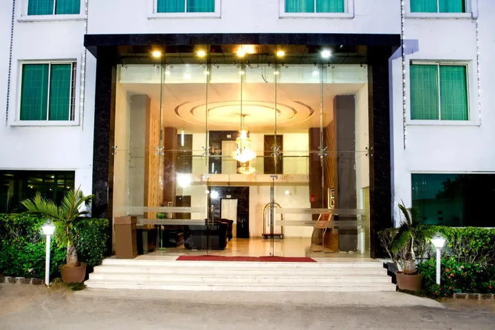 Шамшабад: Rainbow International Shamshabad