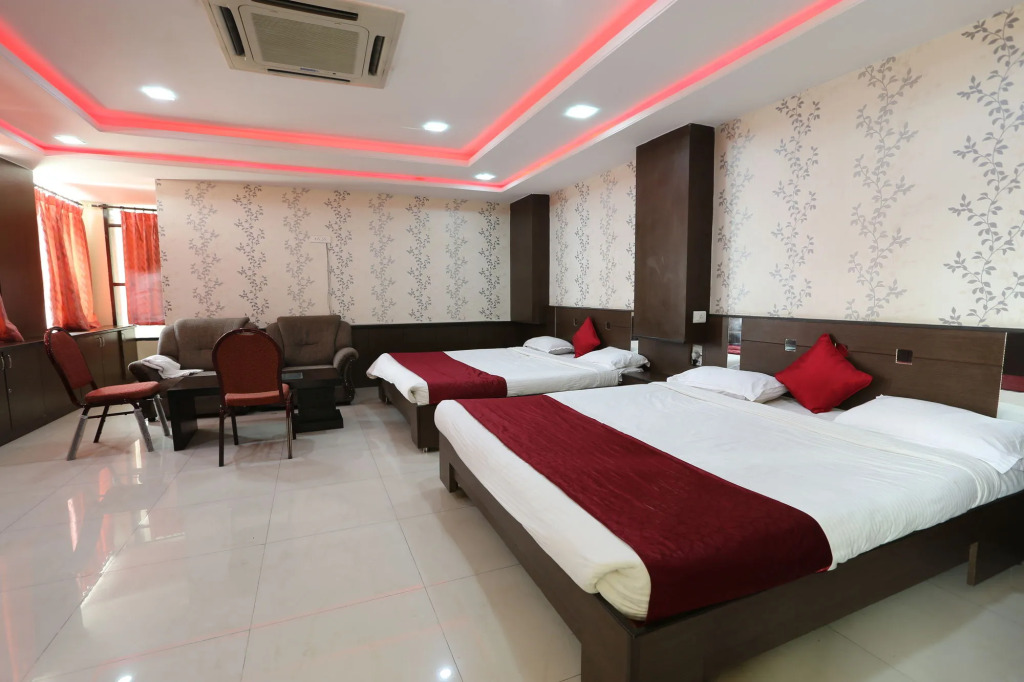 Шамшабад: Hotel VJR Residency