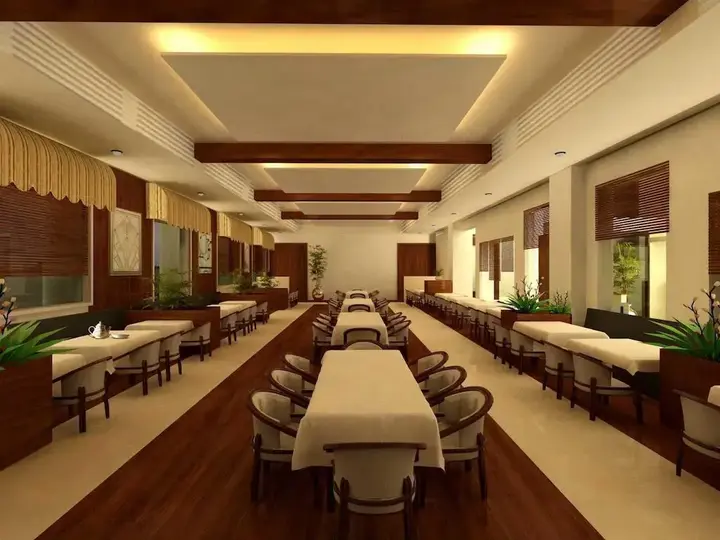 Латур: Hotel Grand International
