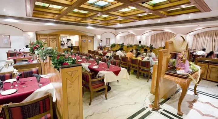 Пуна: The President Hotel