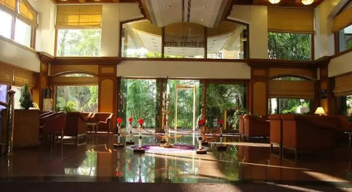 Пуна: The President Hotel