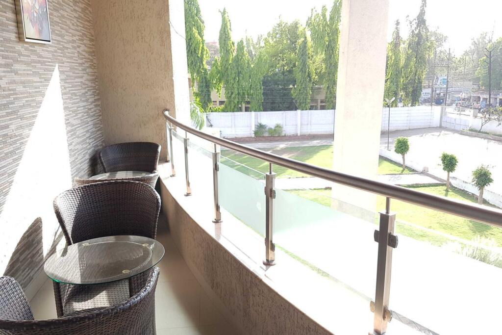 Джална: Saffron Hotel