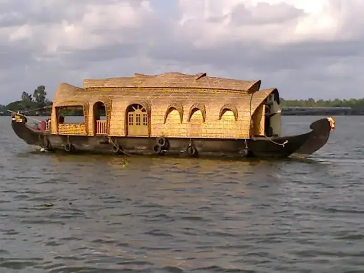 Кумараком: Kananavasan Holidays