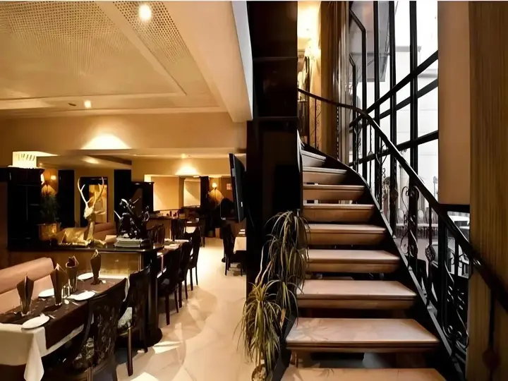 Мумбаи: Rajhans Hotel