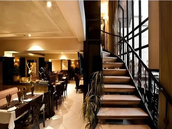 Мумбаи: Rajhans Hotel