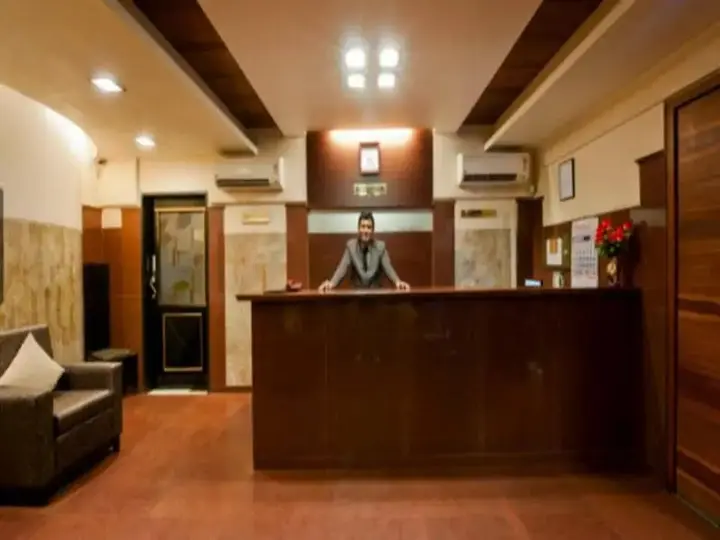 Мумбаи: Rajhans Hotel