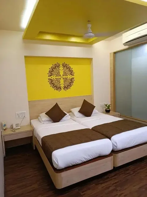Мумбаи: Rajhans Hotel