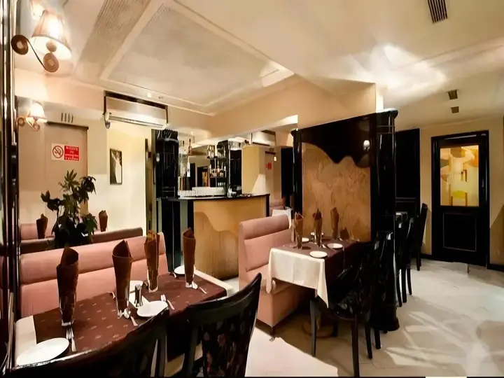 Мумбаи: Rajhans Hotel