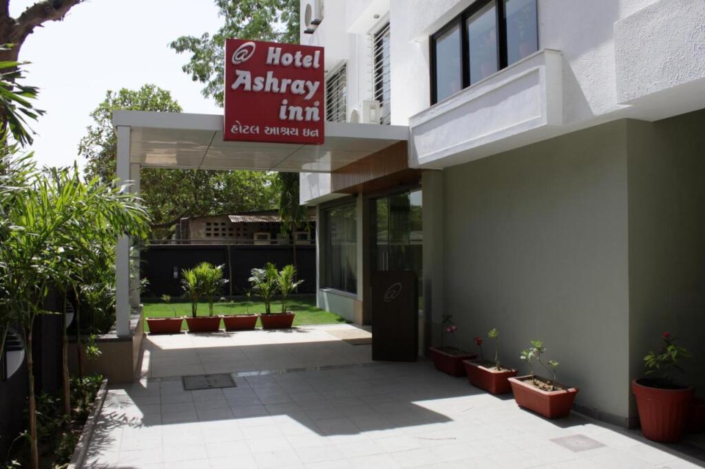 Ахмедабад: Ashray Inn