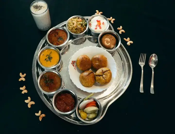 Кота: Hotel Madhushree