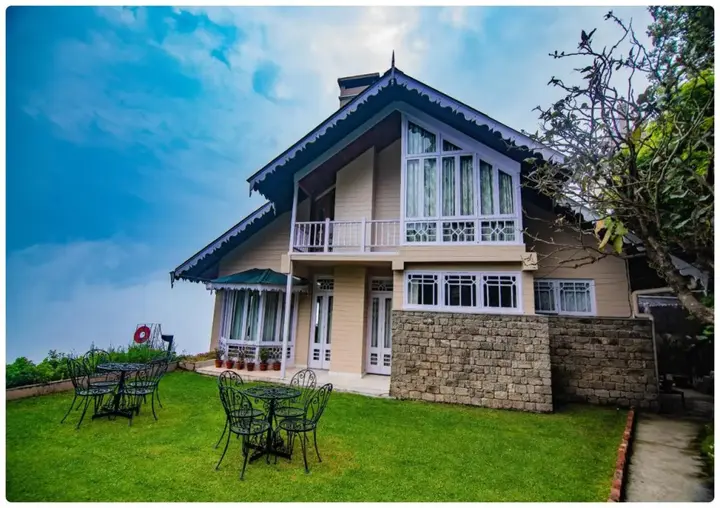 Дарджилинг: Cedar Inn