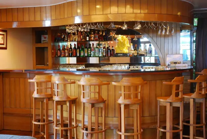 Дарджилинг: Cedar Inn