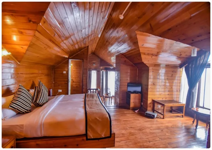 Дарджилинг: Cedar Inn