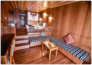 Дарджилинг: Cedar Inn