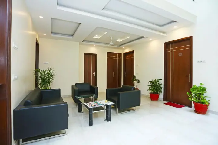 Гуруграм: Capital O 325 Hotel Silver Star