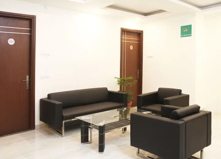 Гуруграм: Capital O 325 Hotel Silver Star