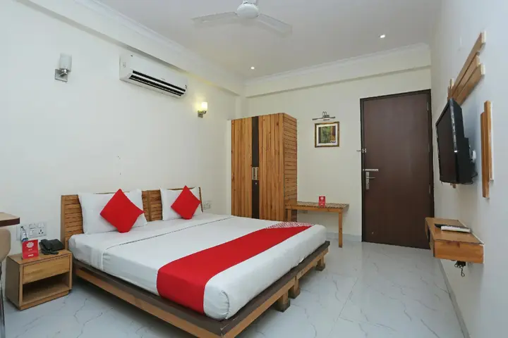 Гуруграм: Capital O 325 Hotel Silver Star