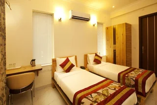 Гуруграм: Capital O 325 Hotel Silver Star