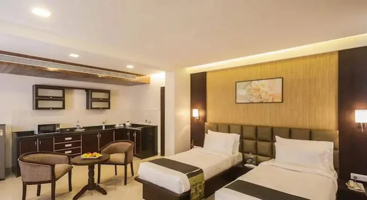 Хинджевади: Dortn Service Apartments