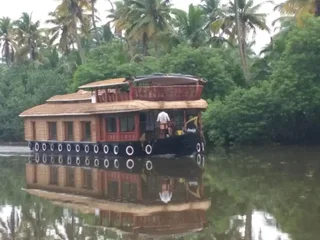 Кумараком: Mango Kerala Houseboats