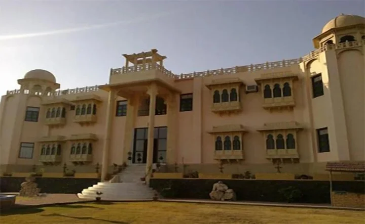 Девгар: United 21 Royal Resort, Todgarh