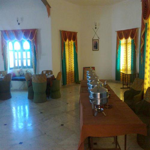 Девгар: United 21 Royal Resort, Todgarh