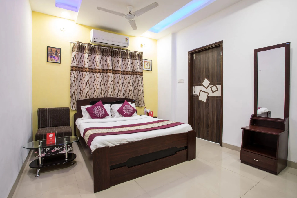 Индаур: Hotel New Luxury Royale By OYO Rooms