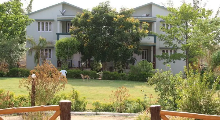 Турья: United 21 Jungle Resort, Pench