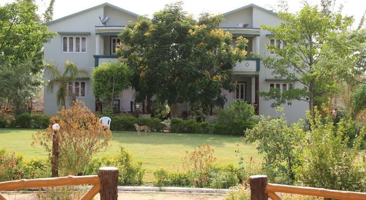 Турья: United 21 Jungle Resort, Pench