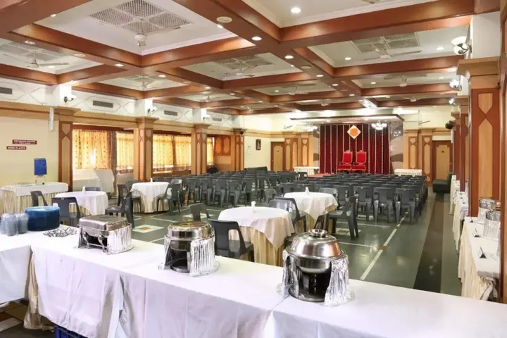 Пуна: Hotel Shreyas