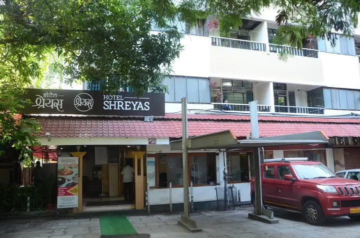 Пуна: Hotel Shreyas