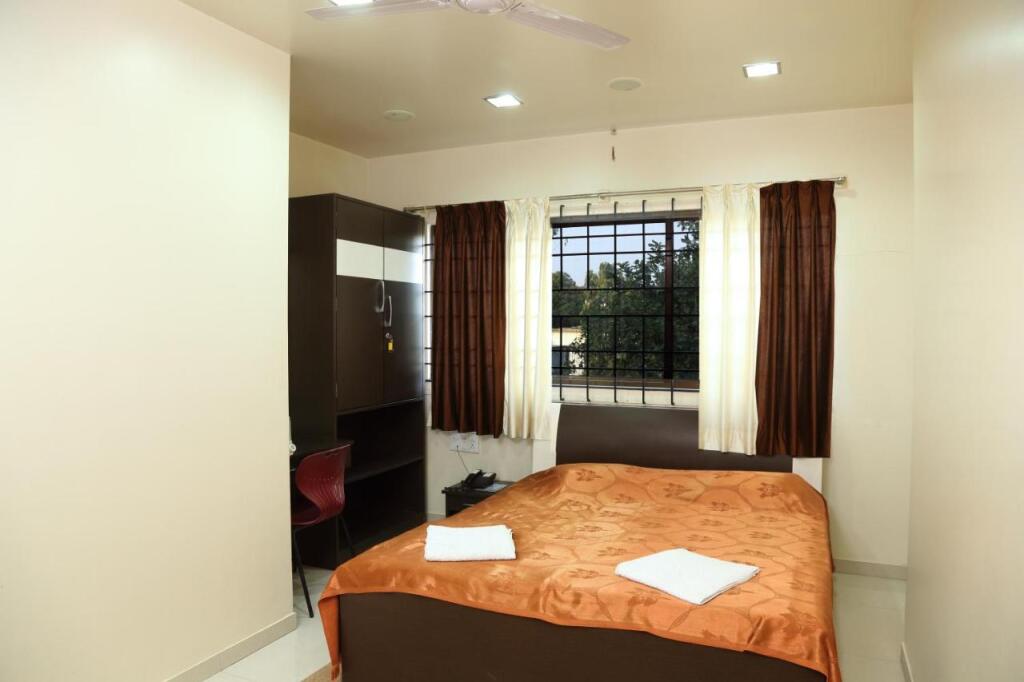 Пуна: Hotel Shreyas